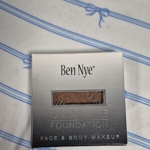 Ben Nye Color Cake Foundation